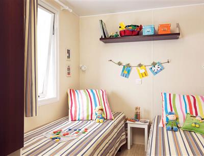 bedroom with 2 single beds - Mobile home rental in Pornichet - European Cottage - 4 / 6persons - Pornichet campsite 3 stars with indoor heated swimming pool