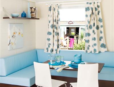 living room - Camping Pornichet 44 - Mobile home rental - Pacific Cottage - 4/5 people - 3 star campsite les forges with indoor pool