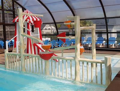 Campsite 3* Les Forges - www.campinglesforges.com - paddling pool and games for children